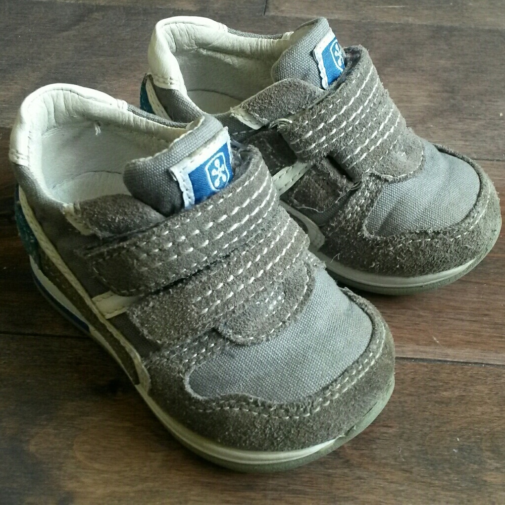 Size 5 Swissies Toddler sneakers